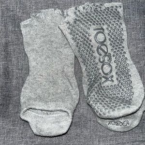 Toesox grip socks
